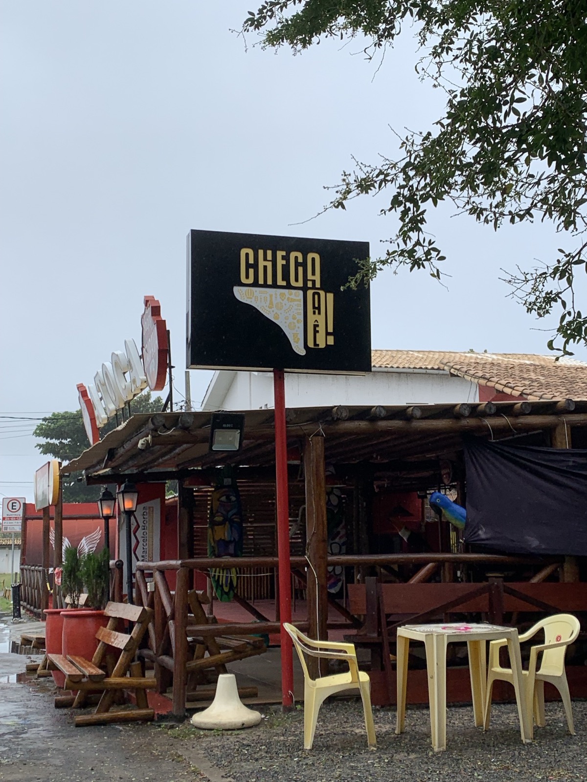 Luminoso Chega Aê